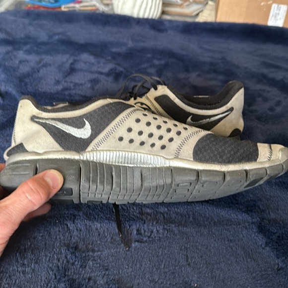 Nike Free 5.0 Black and Silver size 13 - Picture 5 of 8